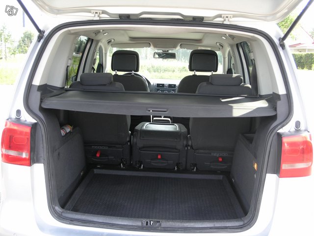 Volkswagen Touran 6