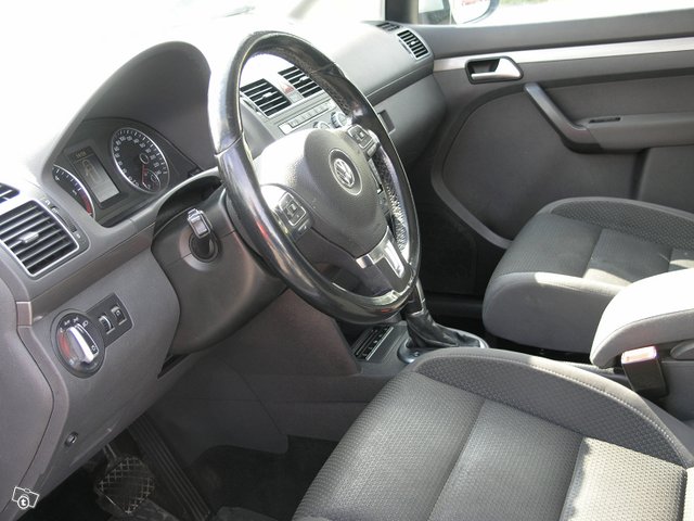 Volkswagen Touran 7