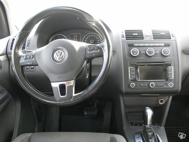 Volkswagen Touran 10