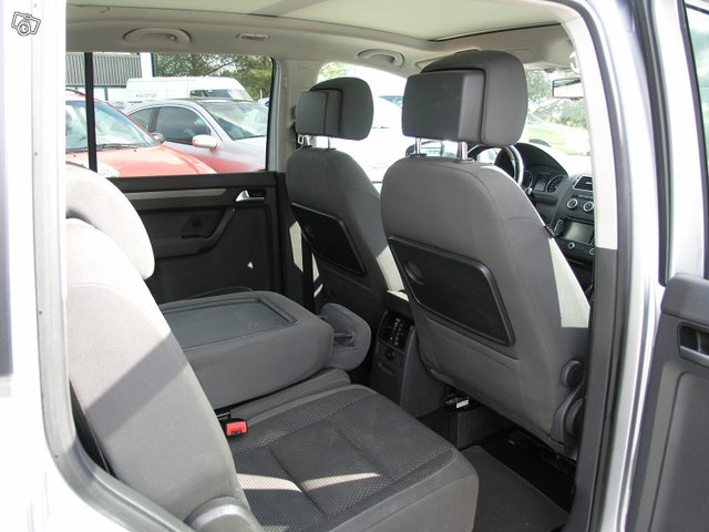 Volkswagen Touran 12