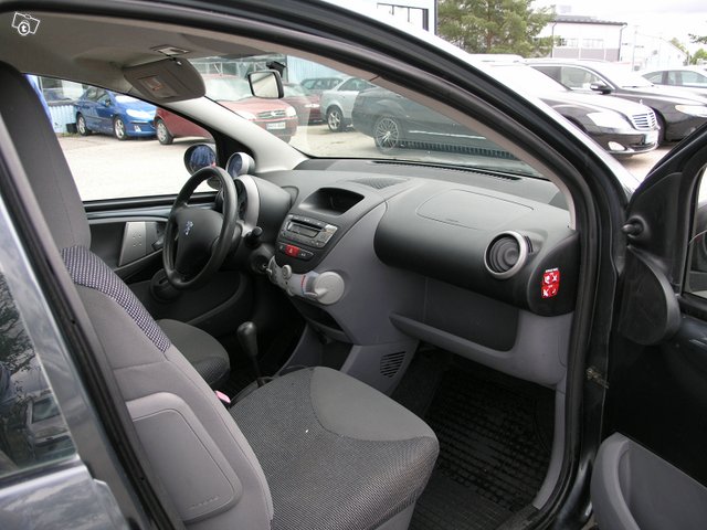 Peugeot 107 12