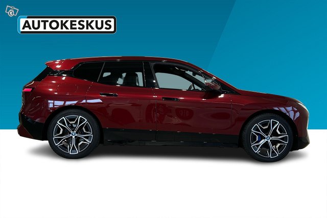 BMW IX 8