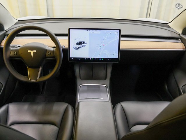 Tesla Model 3 9