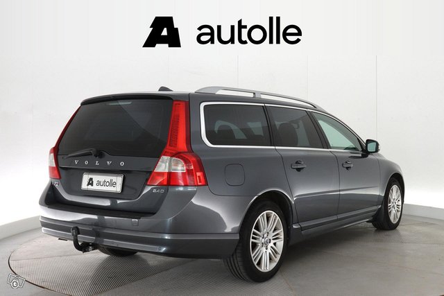 Volvo V70 13