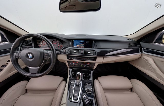 BMW 520 11