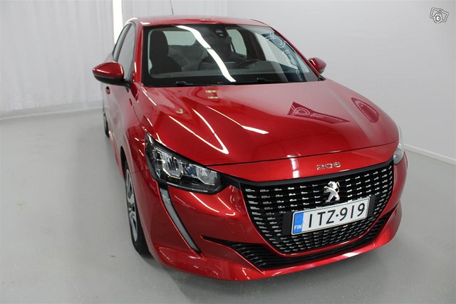 PEUGEOT 208 4