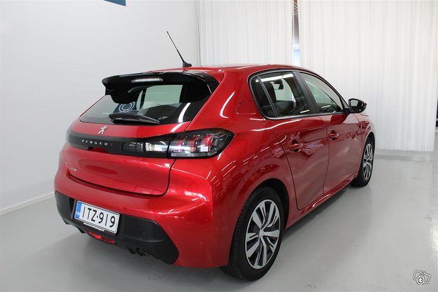 PEUGEOT 208 5