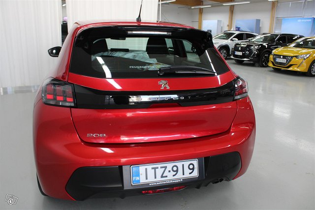 PEUGEOT 208 6