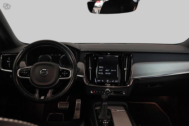 Volvo S90 13