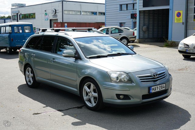 Toyota Avensis 13