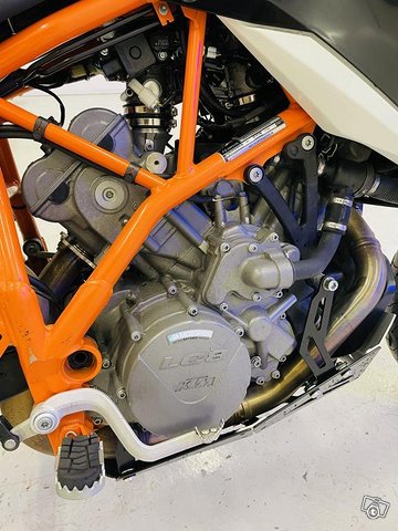 KTM 990 8