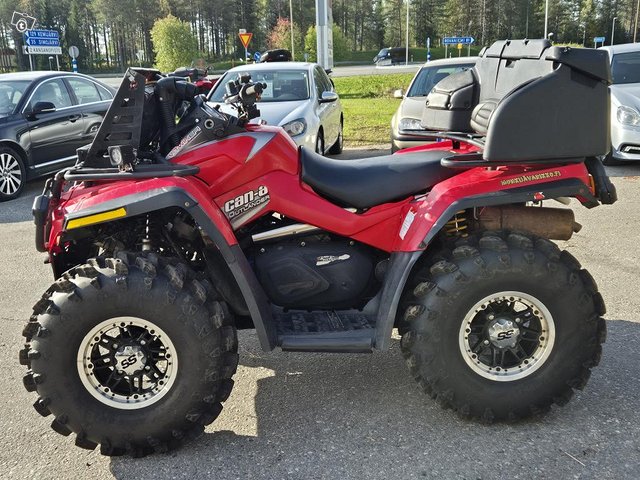 Can-Am Outlander 4