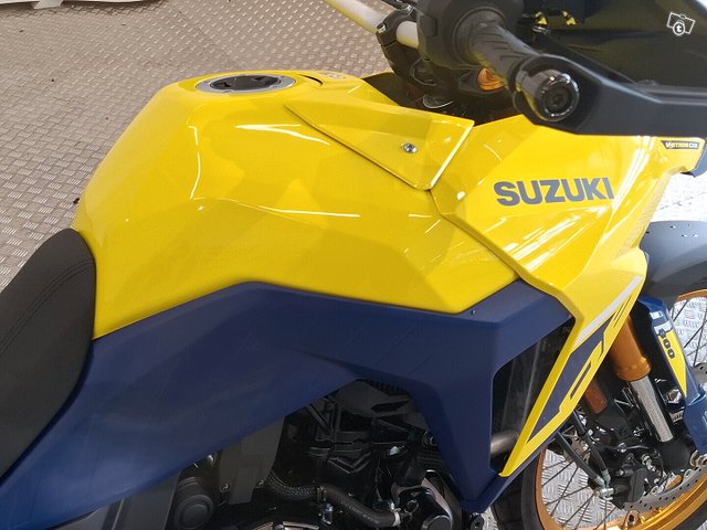 Suzuki V-Storm 6