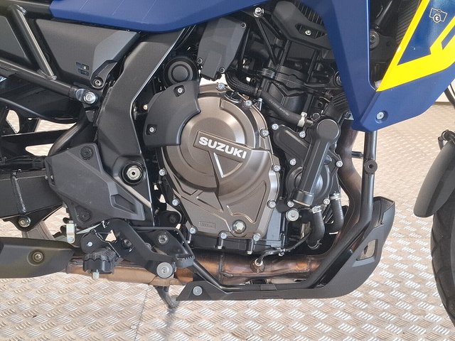 Suzuki V-Storm 7