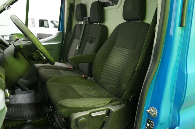 Ford Transit 9