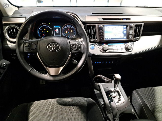 TOYOTA RAV4 11