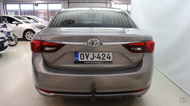 Toyota AVENSIS 4