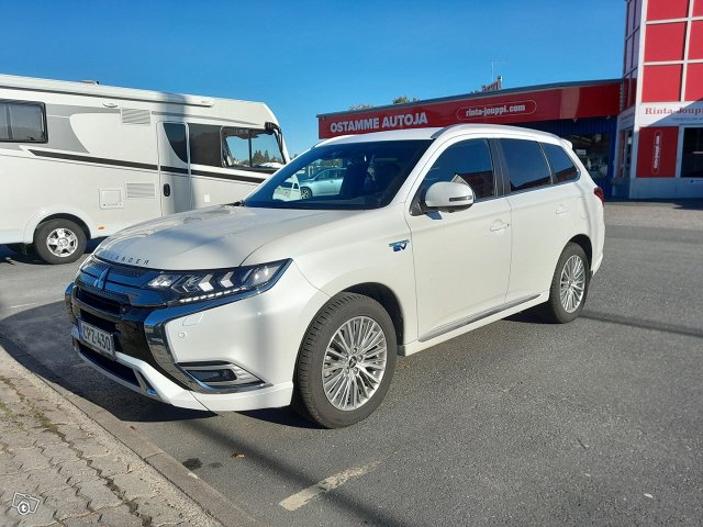 MITSUBISHI OUTLANDER PHEV