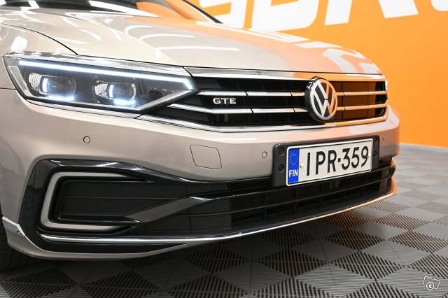 Volkswagen Passat 9