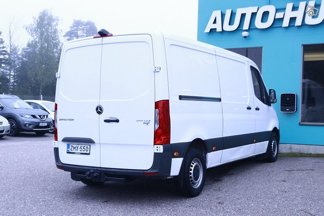 Mercedes-Benz Sprinter 2