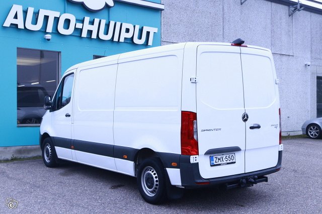 Mercedes-Benz Sprinter 4