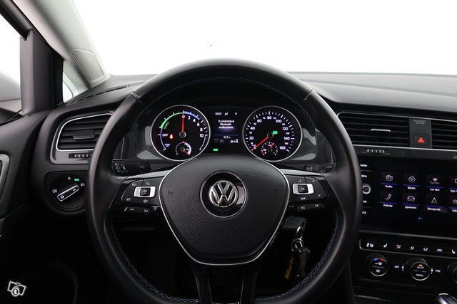 Volkswagen Golf 19