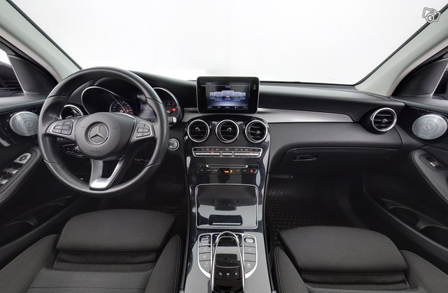 Mercedes-Benz GLC 11