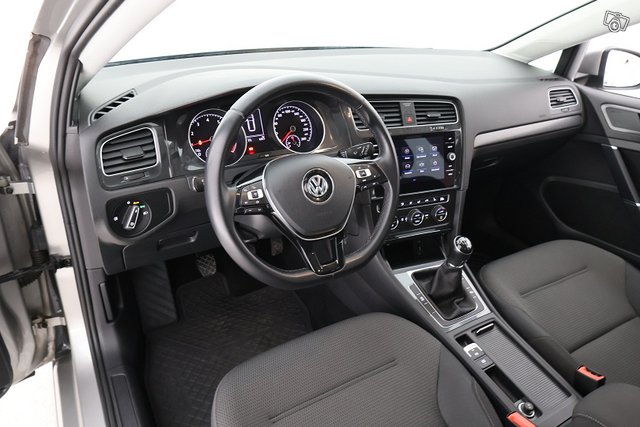 Volkswagen Golf 18