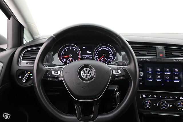 Volkswagen Golf 19