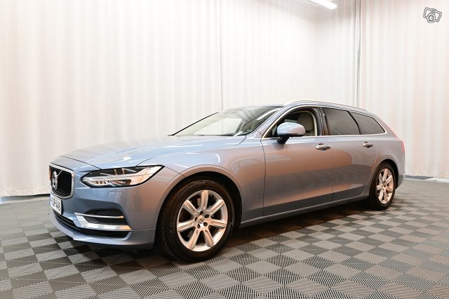 Volvo V90 4