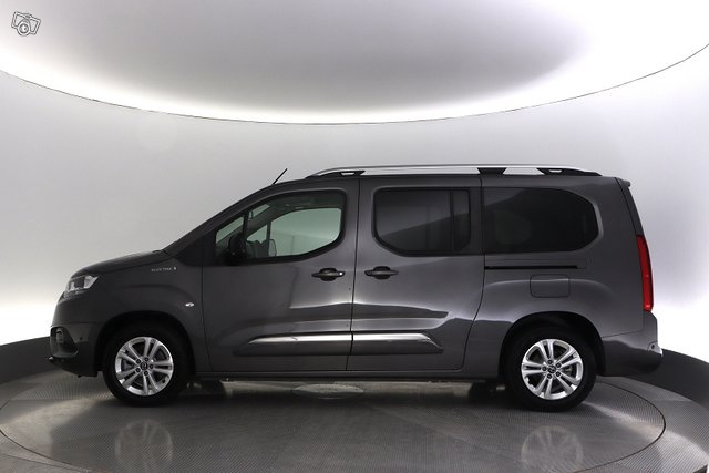 TOYOTA PROACE CITY VERSO EV 2