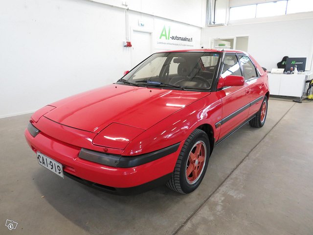 Mazda 323F 1