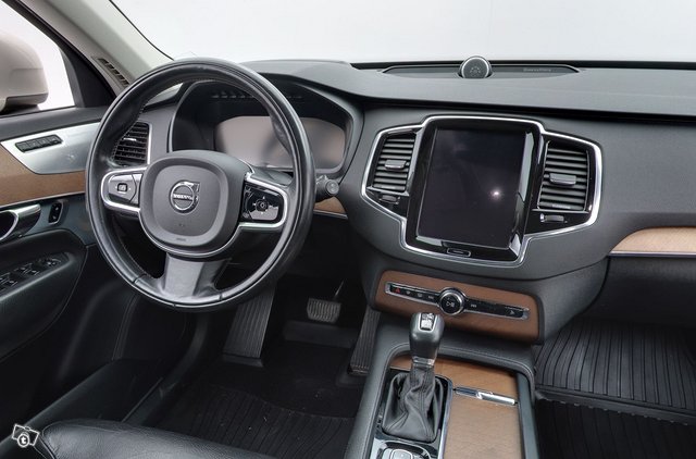 Volvo XC90 9