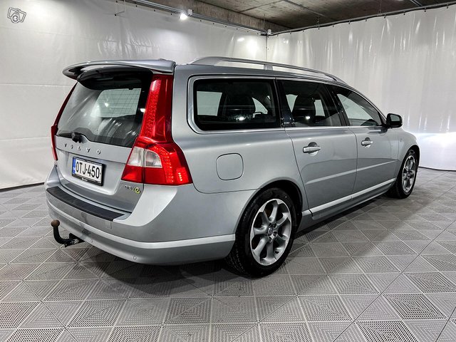 Volvo V70 2