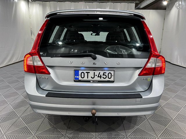 Volvo V70 4