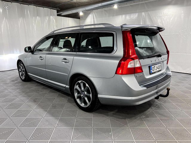 Volvo V70 5