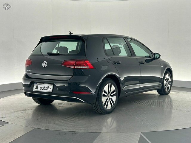 Volkswagen Golf 12