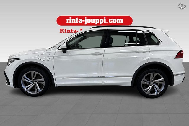 VOLKSWAGEN TIGUAN 8