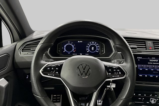 VOLKSWAGEN TIGUAN 16