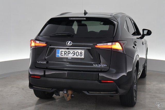 Lexus NX 10