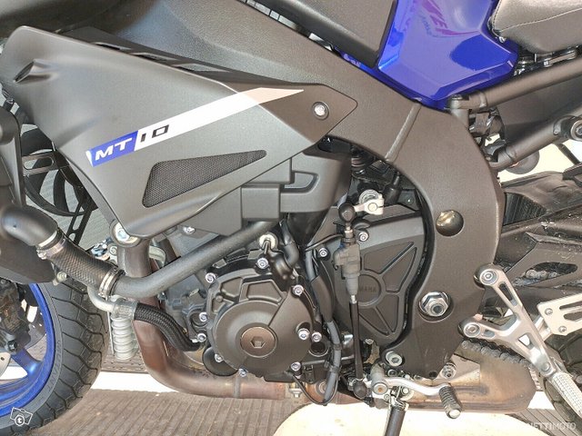 Yamaha MT-10 13