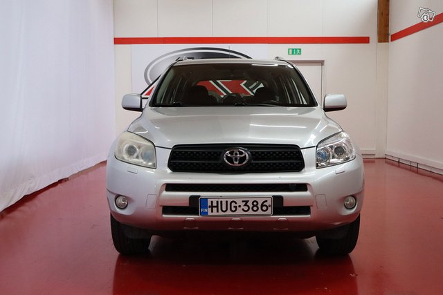 Toyota RAV4 2