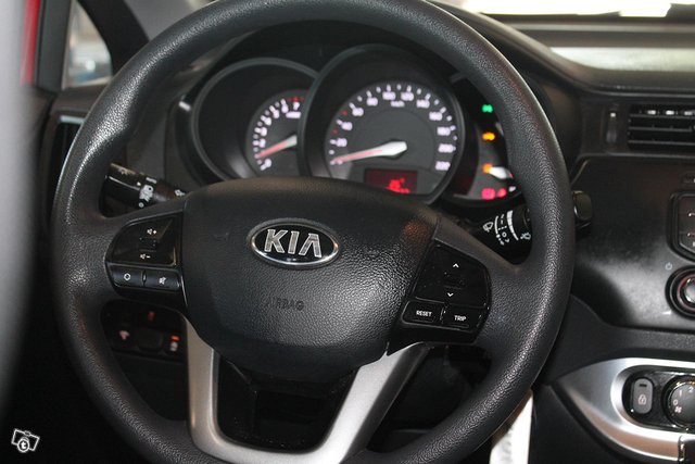 Kia Rio 6