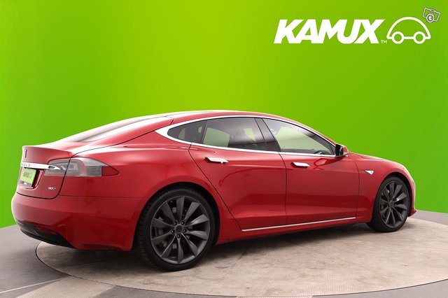 Tesla Model S 2