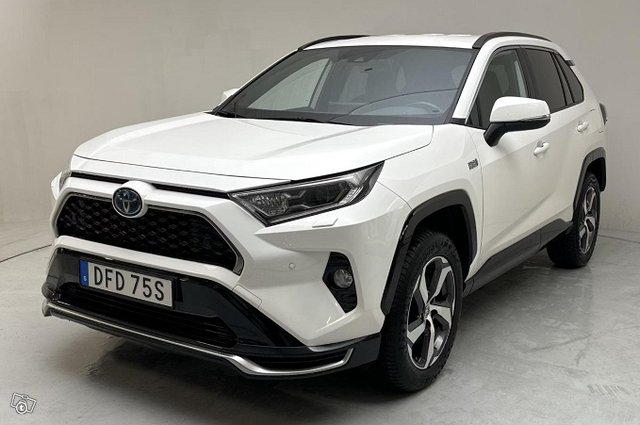 Toyota RAV4 Plug-In 7