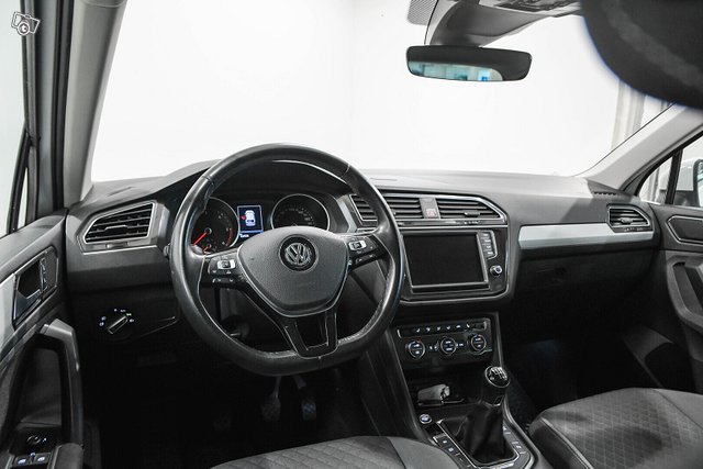 Volkswagen Tiguan 10