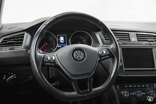 Volkswagen Tiguan 14