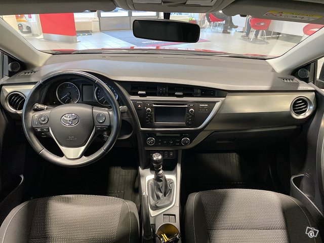 Toyota Auris 10