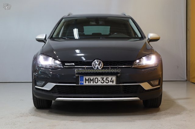 Volkswagen Golf 10