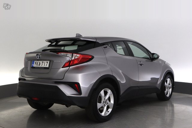 Toyota C-HR 5